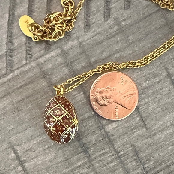 Joan Rivers Imperial Egg With Matching Necklace - Picture 4 of 10